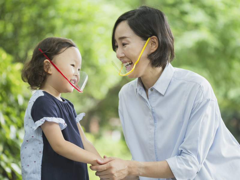 新型の透明衛生マスク12,000個を8月11日、聴覚障害者教育福祉協会に寄贈。<br>マスク着用ができない全国のろう学校の先生や生徒、手話通訳者の安全を守る。